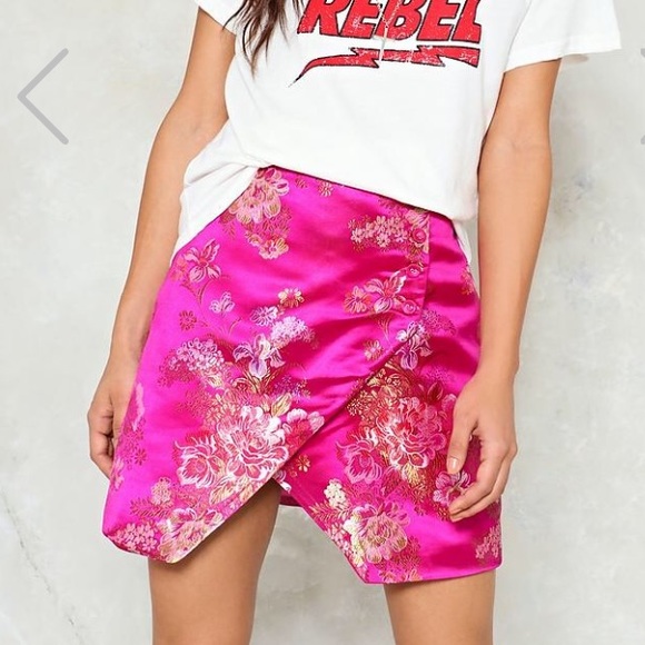 Nasty Gal Dresses & Skirts - 🤩Nasty Gal NWT Rich Look Skirt🤩